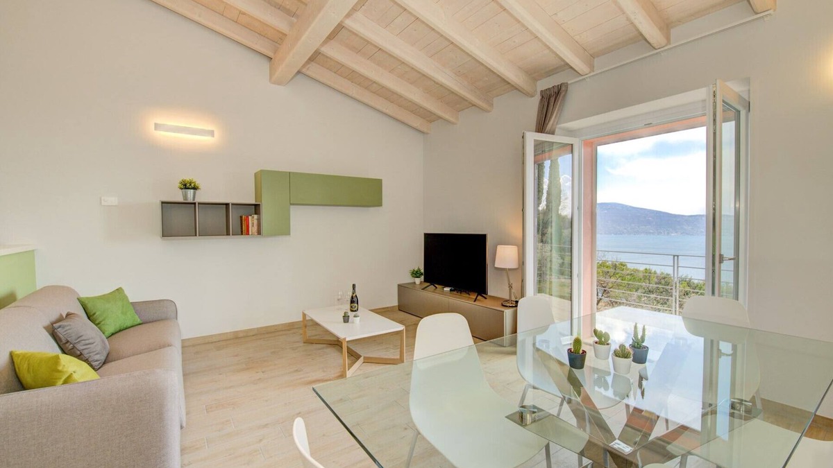 Pulciano Villa | Le Casette - Casaliva with pool and lake view