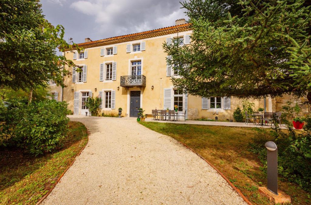Lagraulet-du-Gers Hotel | Le Castel Pierre - 7ch&7sdb avec clim, piscine XL, salle fitness et sauna pour 18 personnes