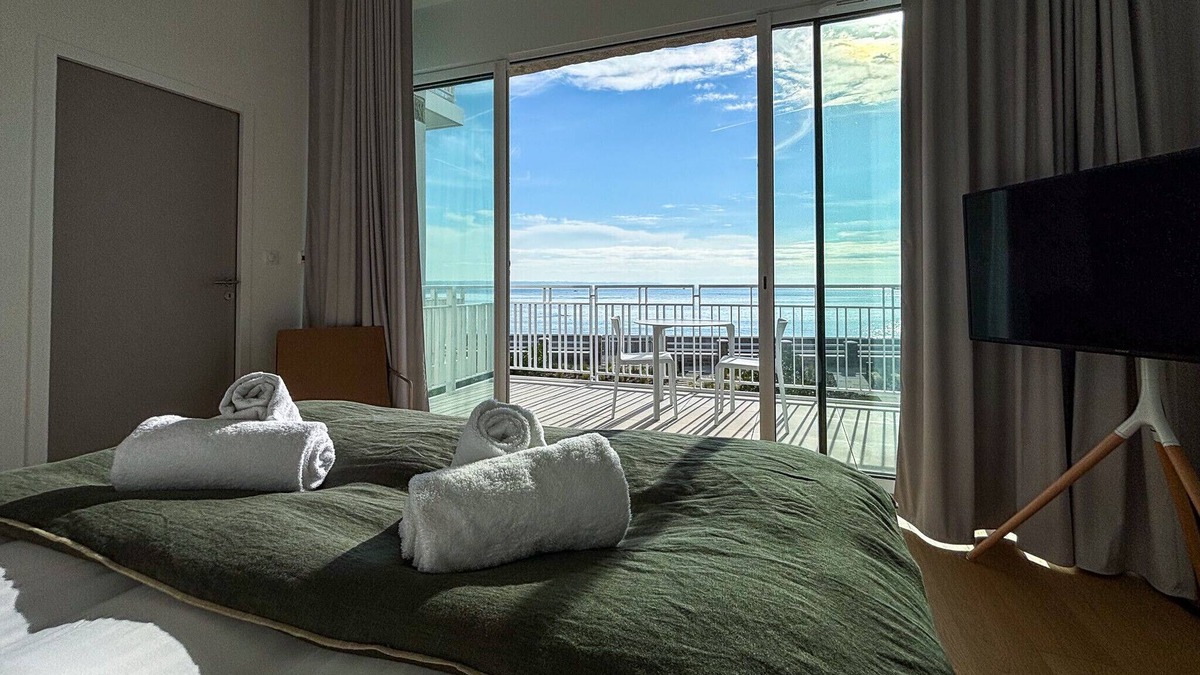 Trebeurden Apartment | Le castel T2 · T2 Luxury Apartment with Sea View a