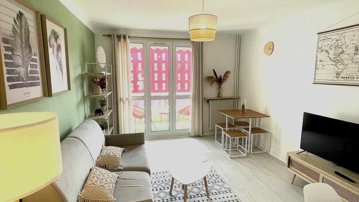 Saint-Etienne Apartment | Le Châteaucreux - Cosy & SPA