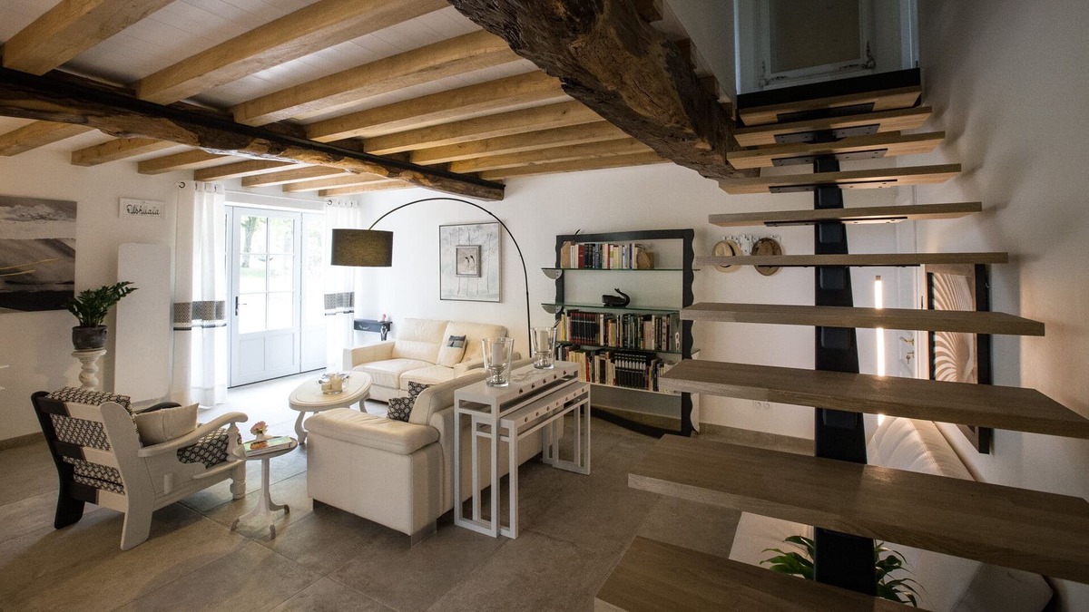 Larressingle House | Le Chai de Lacassagne à Larressingle