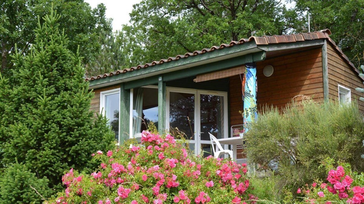 Courbiac Ski Chalet | Le Chalet Détente: sleeps 4