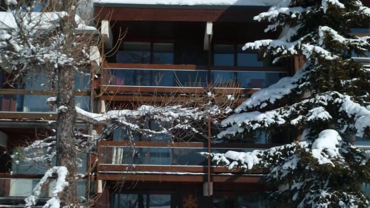 Arc-1600 Ski Chalet | LE CHALET DE THOM, LES ARCS 1600, 8 PEOPLE, ON THE SLOPES