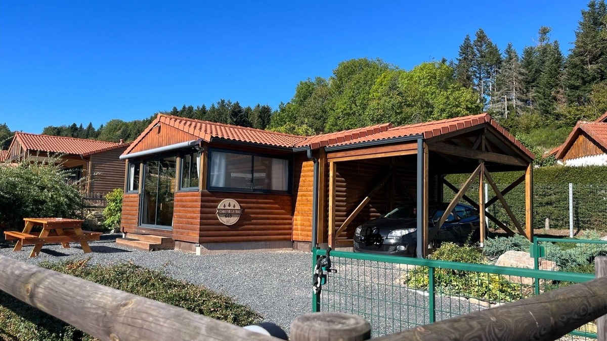 Corcieux Ski Chalet | Le Chalet de la Folie : Tranquillité Assurée en Lisière de Forêt!