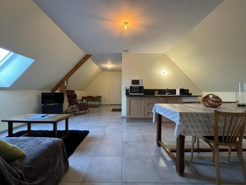 Chaufour-Notre-Dame Apartment | Le Champ de la Fontaine Campagne Confort