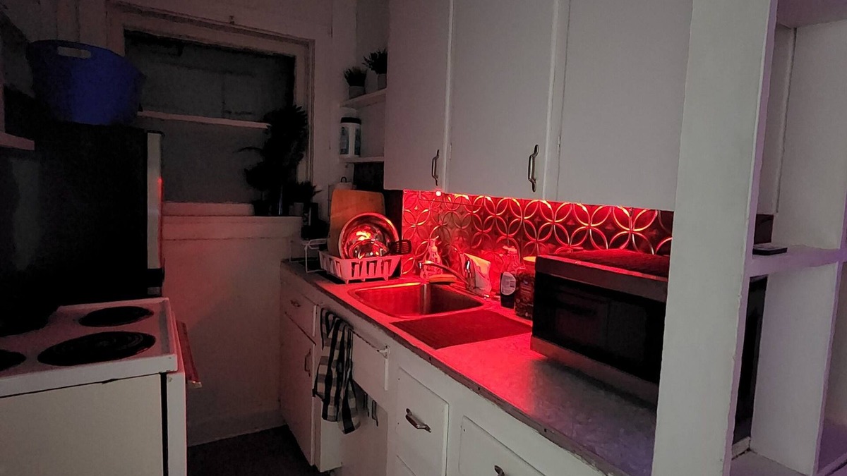 Peterborough Apartment | Le Chanelle Suite, ELEGANT, ARTISTIC apartment