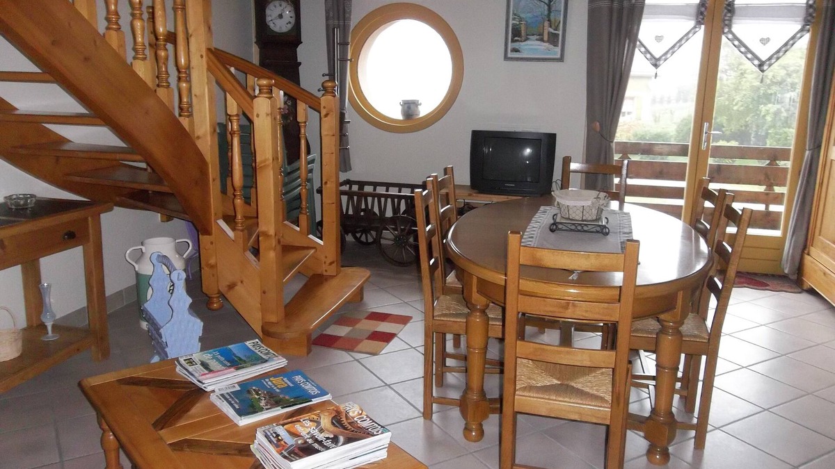 Bief-des-Maisons Cottage | "Le Chant du Coq" for 6 people in the heart of the Jura