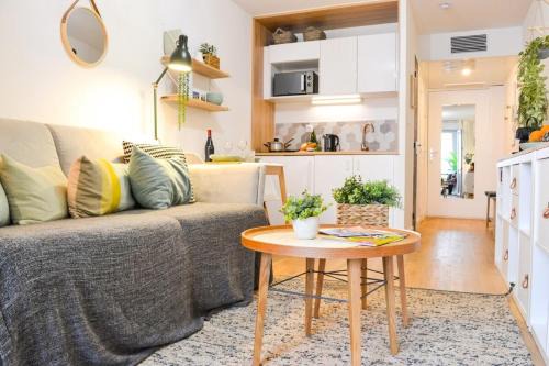 Gares Apartment | Le Charles - TERRASSE ET COEUR DE VILLE