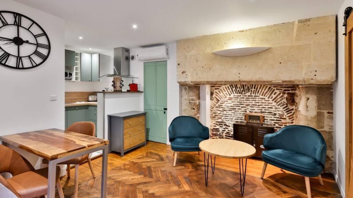 Perigueux Apartment | Le Charmant: Elegance and History at the foot of the Cathedral