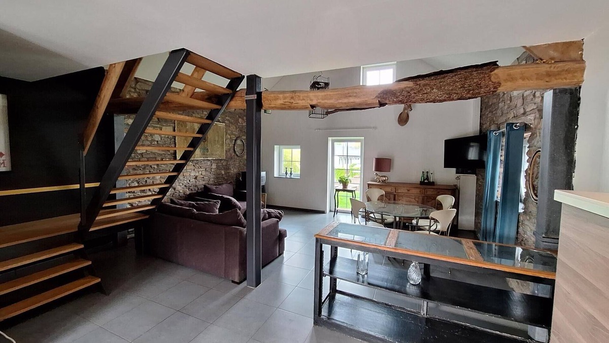 Ohey House | Le Charme des Pierres, Maison D'hôte