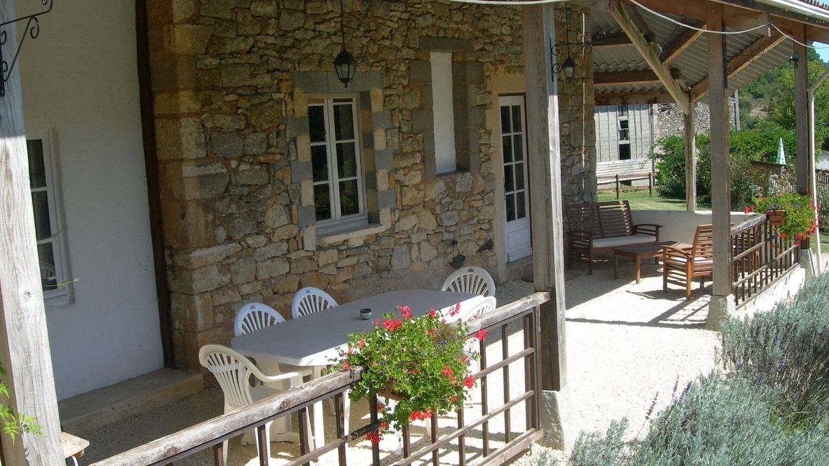Lacapelle-Biron House | Le Chataignier, Gîtes de Peyrounou. Holidays, fait à la main