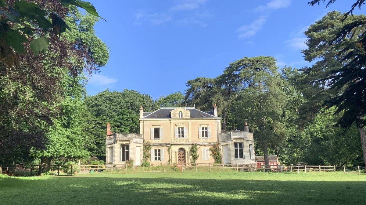 Suce-sur-Erdre Other | Le Chateau de John Miles au Bord de L'eau, aux Portes de Nantes!