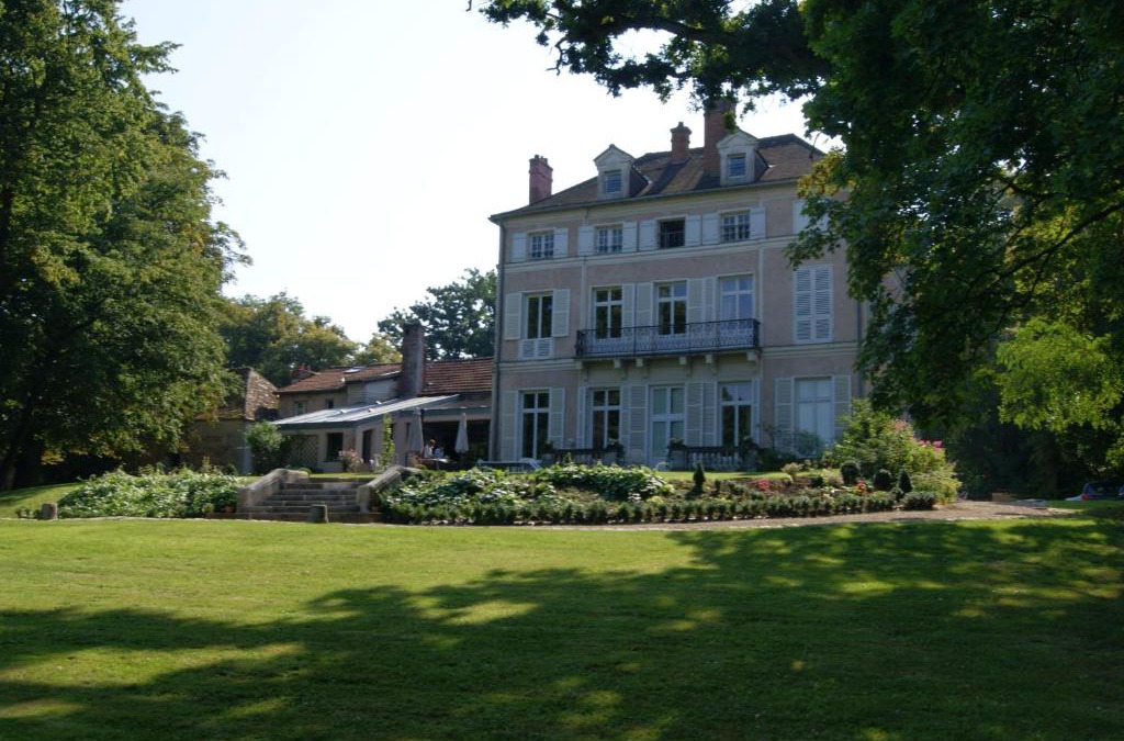 Bures-sur-Yvette Bed & Breakfast | Le Chateau De La Vierge