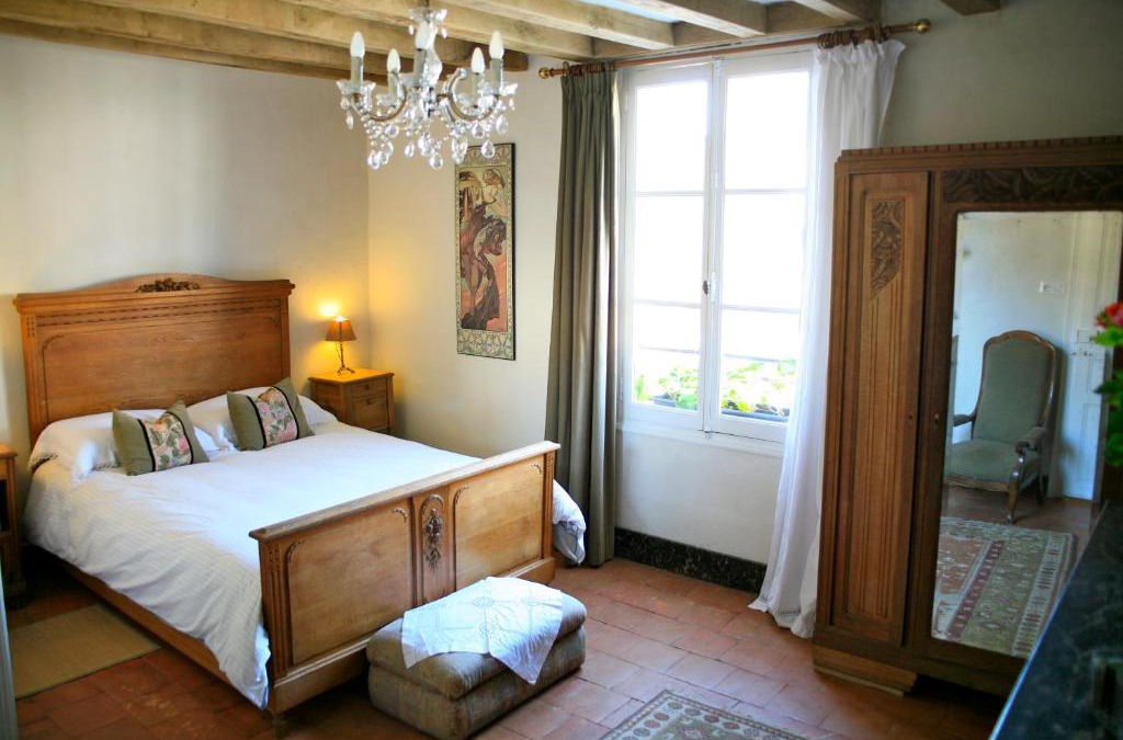 Saint-Pierre-du-Lorouer Bed & Breakfast | Le Chaton Rouge