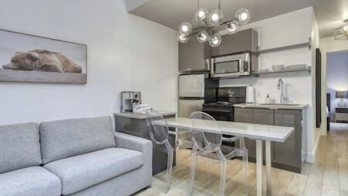 Mont-Tremblant Pedestrian Village Apartment | Le Chic Cabriolet: Cozy Ski Condo 300m to Lifts!