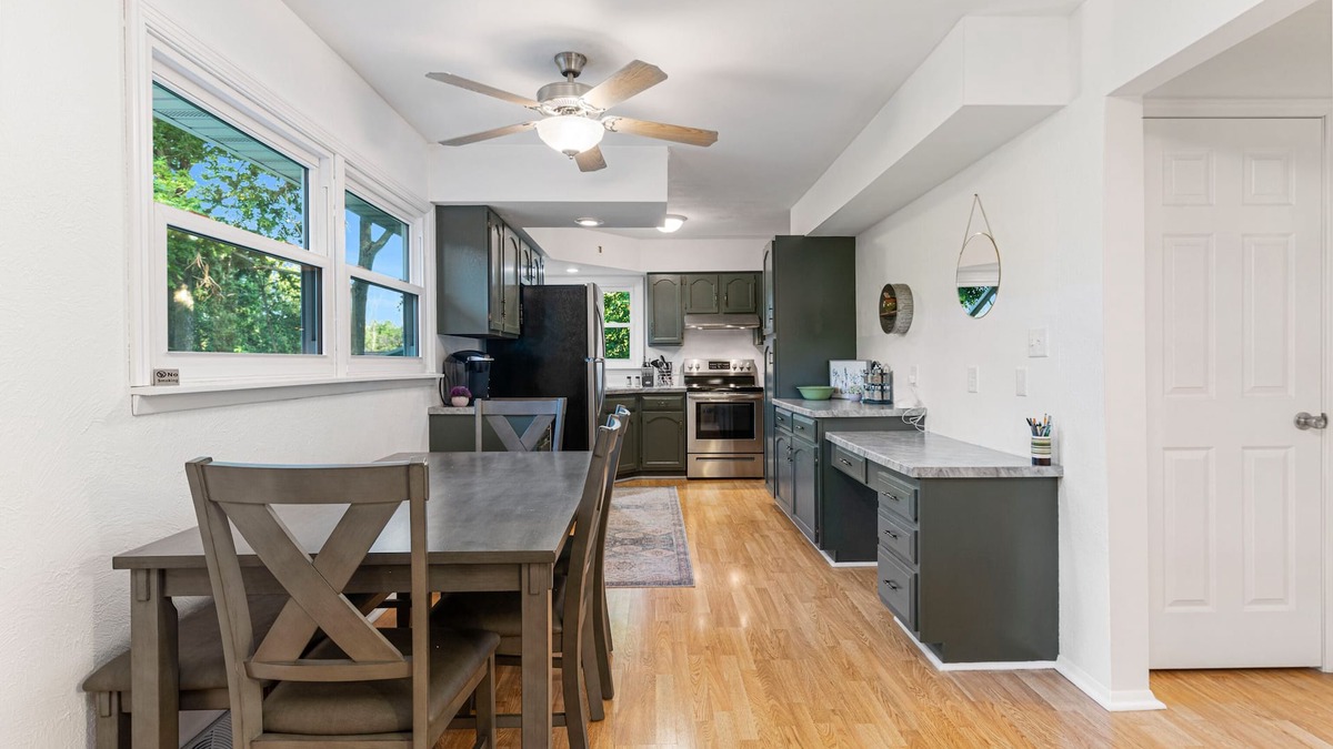 Le Claire Condo | Le Claire Condo