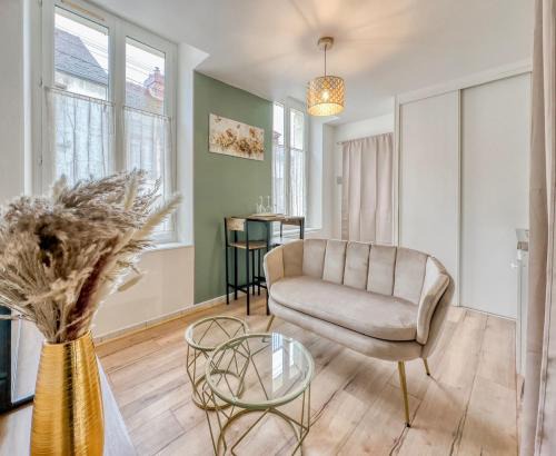 Margny-les-Compiegne Apartment | Le Clemenceau 1