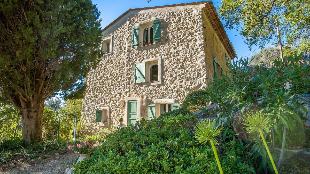 Chateauneuf-Grasse House | Le Clermont by Interhome