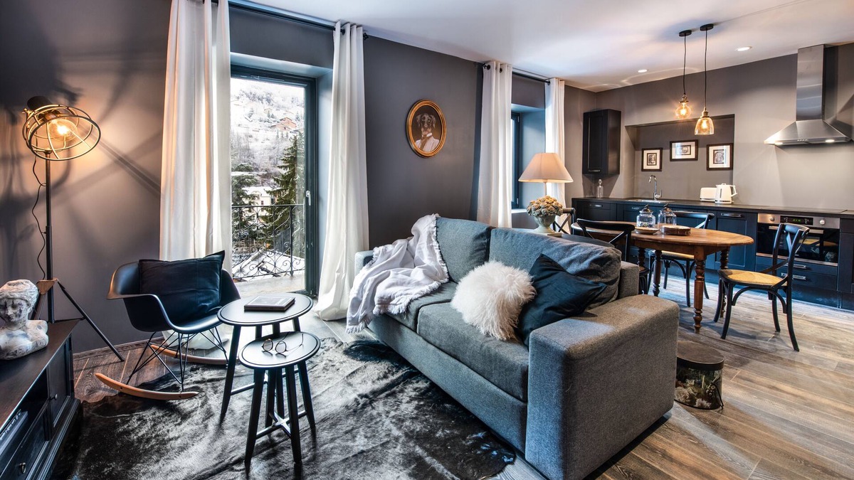 Brides-les-Bains Apartment | "Le Clos Caroline III" near the gondola for the "3 Vallées" ski area