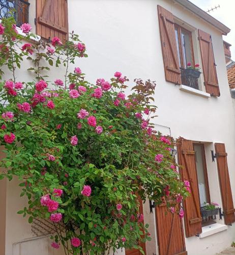 Thiveral-Grignon Apartment | LE CLOS DE GRIGNON