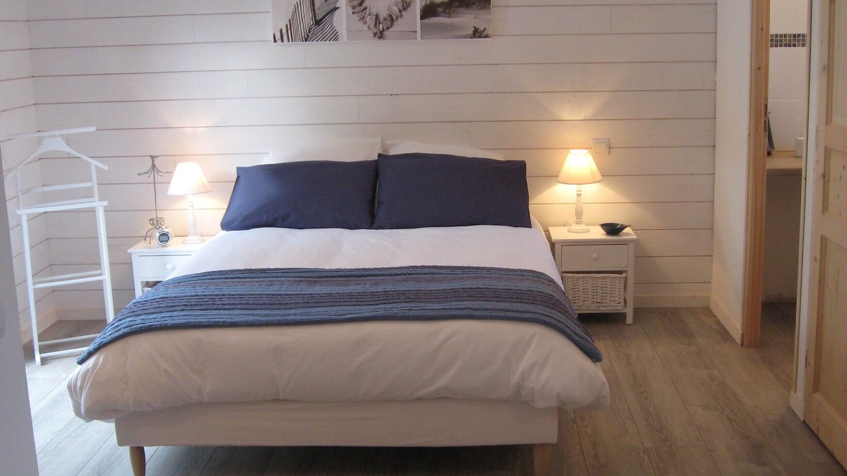 Goven House | Le Clos de la Roche is located 19 kms from Rennes, Malouine Room