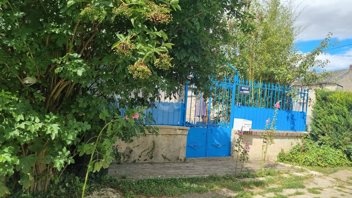 Andonville House | Le clos de la rose trémières