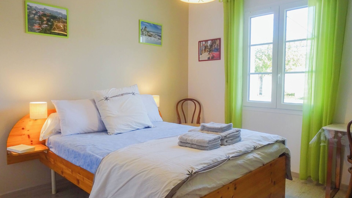 Aunis Sud House | Le Clos des Amourettes (large 4-bedroom house, garden and pool, near the sea)