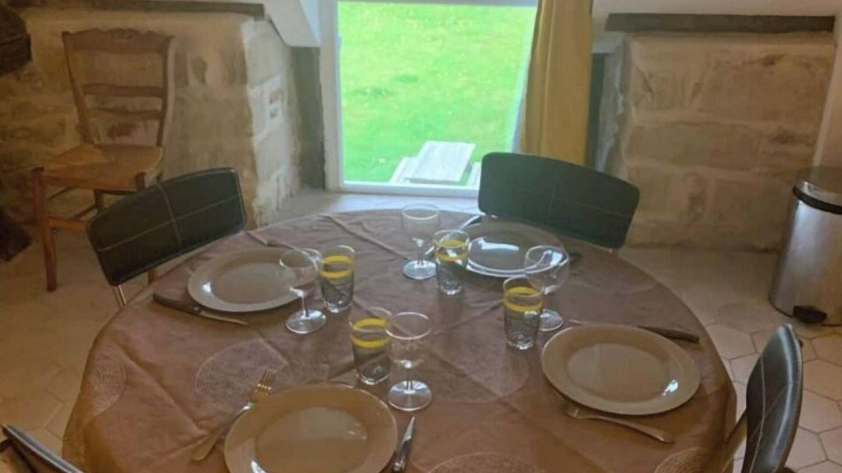 Chailly-en-Biere Apartment | Le Clos du Couvent in Chailly en Bière