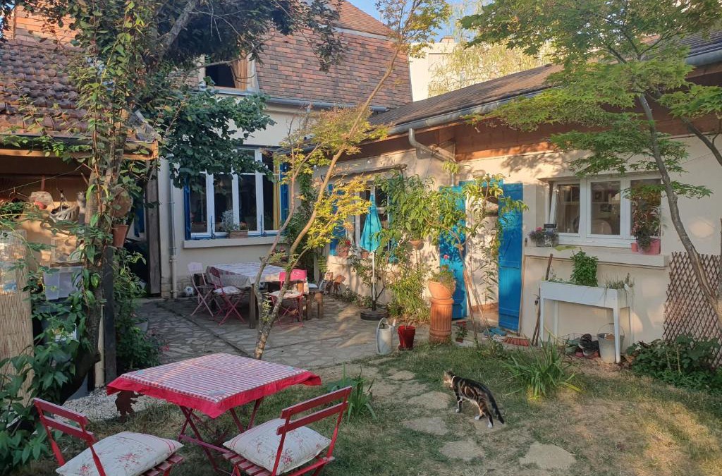 Parc-Chevreul Bed & Breakfast | Le Clos du Moulin Dijon,sa piscine, son jardin, au calme, la campagne à la ville