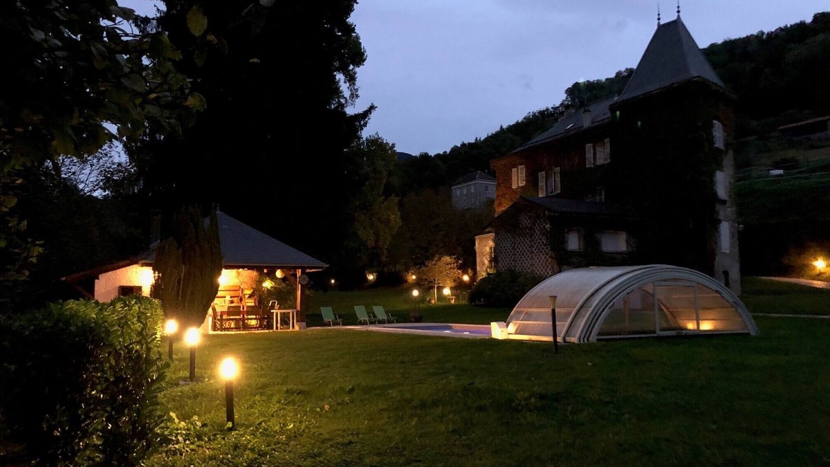La Chapelle-du-Bard House | Le Clos Du Tulipier