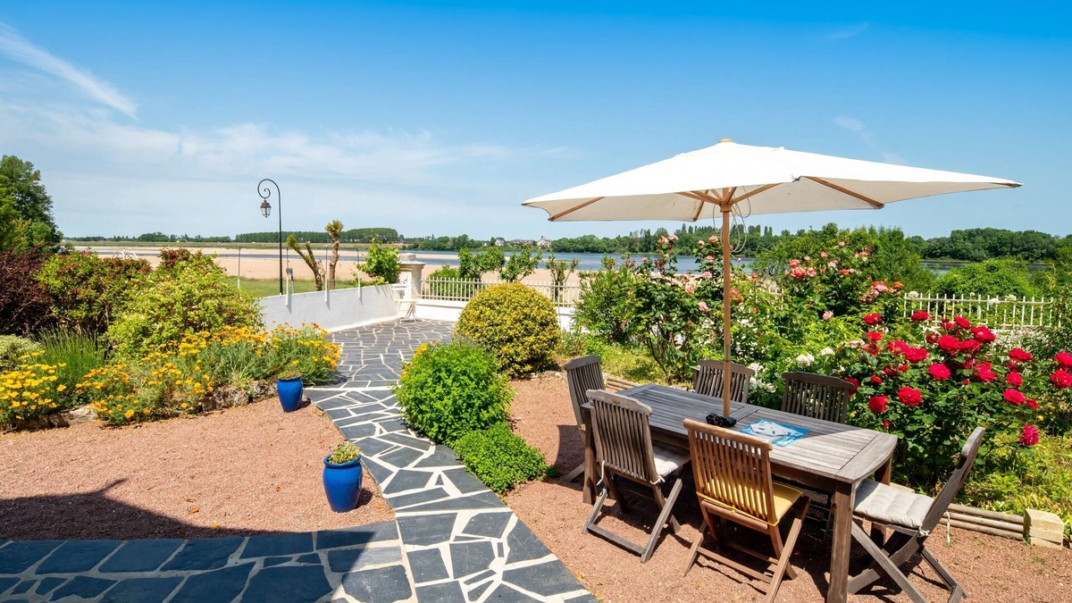 Chenehutte-Treves-Cunault House | Le Clos Eugenie - Charmante maison avec jardin et vue sur la Loire