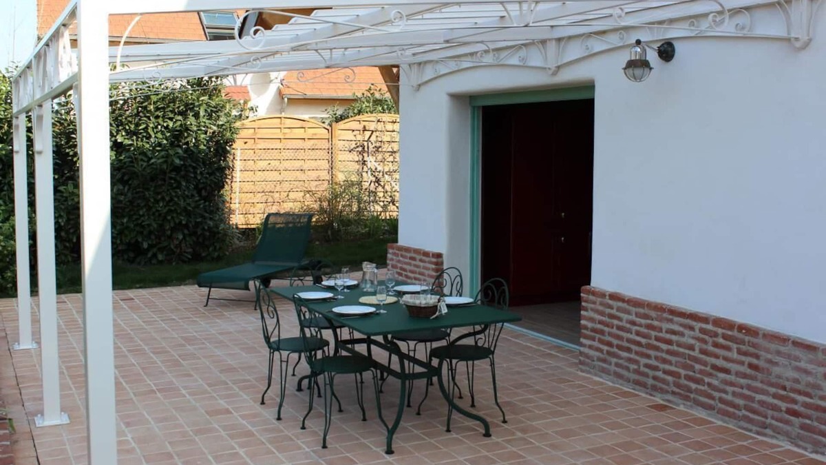 Brison-Saint-Innocent House | LE CLOS DES BURGONDES - gite CLOTILDE