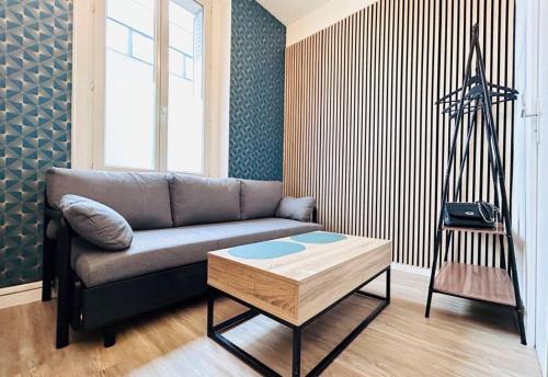 Louis Bertrand-Mirabeau-Semard Apartment | Le cocon de Victor