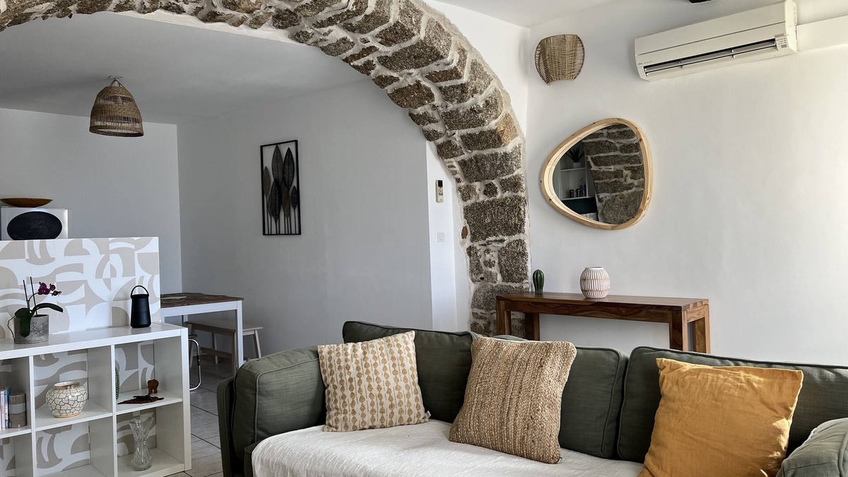 Notre-Dame-de-la-Rouviere Apartment | "Le Cocon"