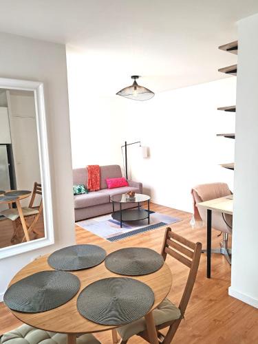 Saint-Denis Apartment | Le Cocon Stade de France - Aux Portes de Paris - Parking Inclus