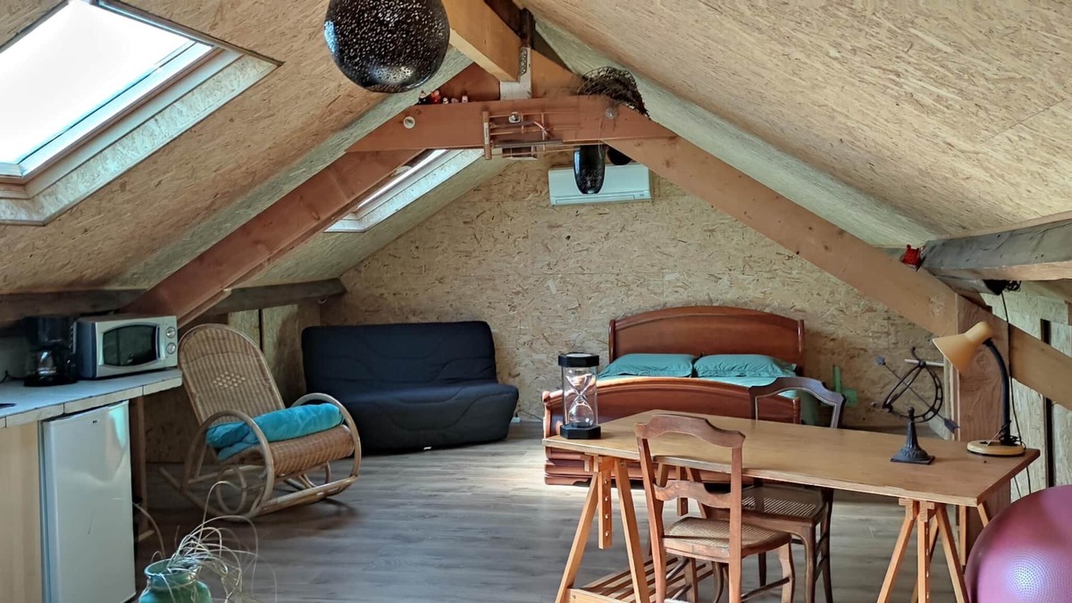 Limoges Apartment | Le cocon-Studio-City-Ensuite with Shower