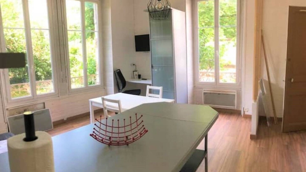 Besancon Apartment | "Le Coeur", Studio Central Refait à Neuf, au Calme