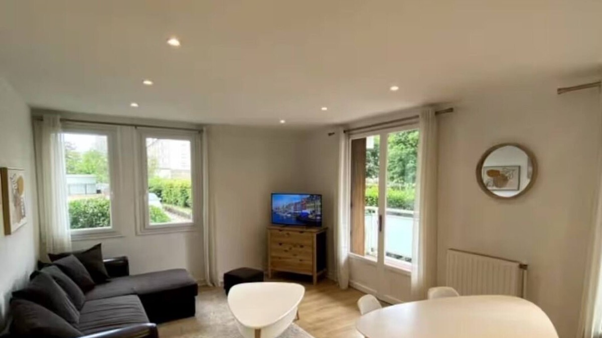 La Demi - Lune Apartment | Le Cosy Porte de Lyon