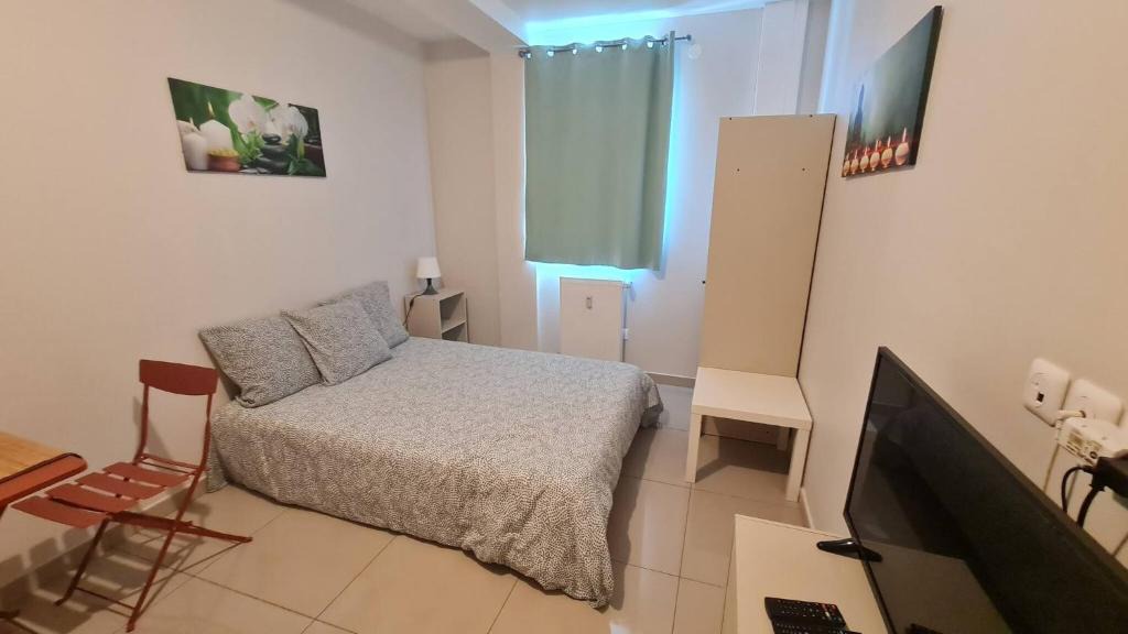 Montfermeil Apartment | le Coucher De Lune Studio pour 2 a 3 personnes a Montfermeil