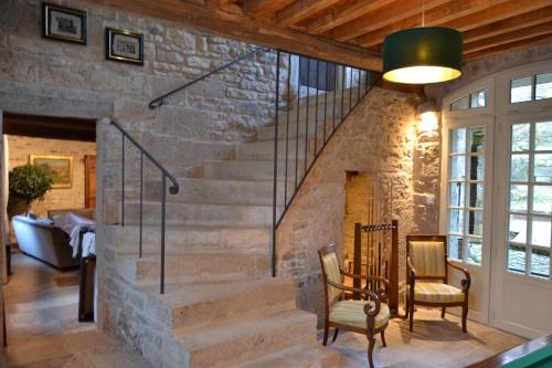 Flavigny-sur-Ozerain Villa | Le Crébillon