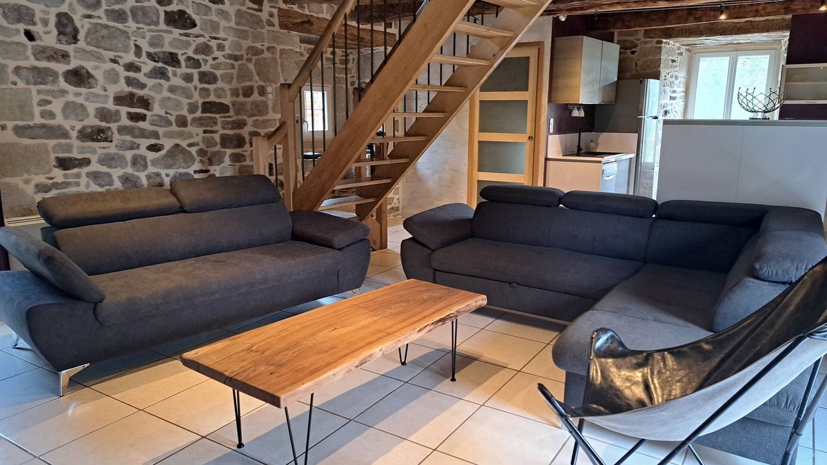 Recoules-Previnquieres House | Le Crochet de Pervenche, 4-star self-catering cottage in a quiet country setting