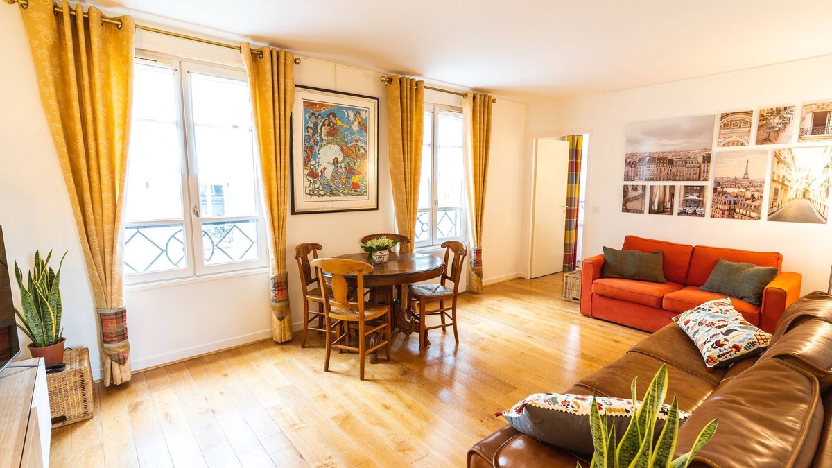 14th Arrondissement Apartment | Le Daguerre : Classic French Apartment on Trendy Rue Daguerre