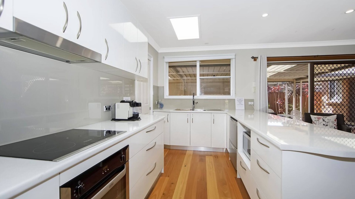 Woy Woy House | 'Le Dauphin' 2Km from beach