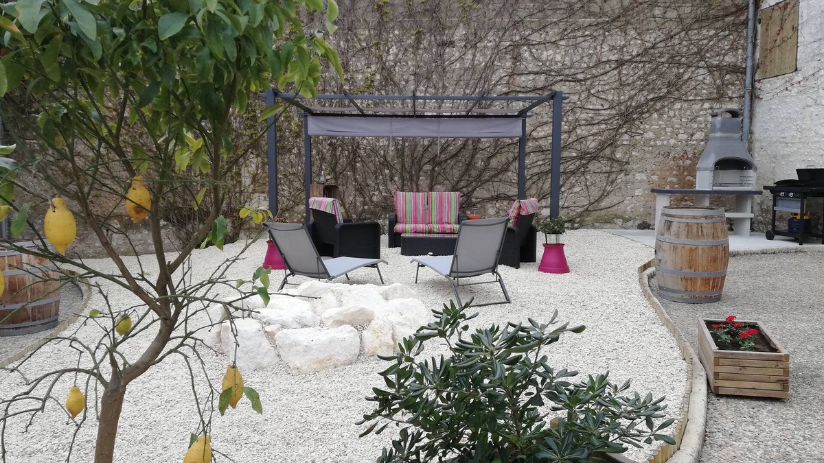 Saint-Palais-de-Negrignac Hotel | Le Domaine Du Haut Preau