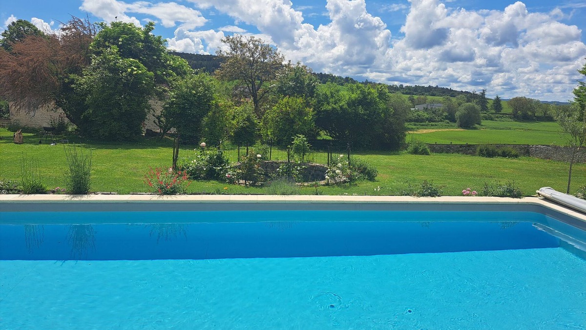 Stigny House | le domaine aux herbes folles