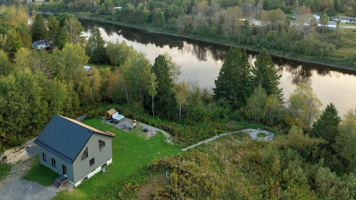 Mauricie Ski Chalet | Le Domaine Batiscan spa, sauna, Saint Adelphe