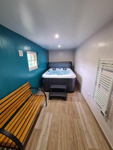 Huisseau-sur-Mauves House | Le Domaine de Baracas - Le Petit Gîte 4 étoiles - SPA - 2 à 4 personnes