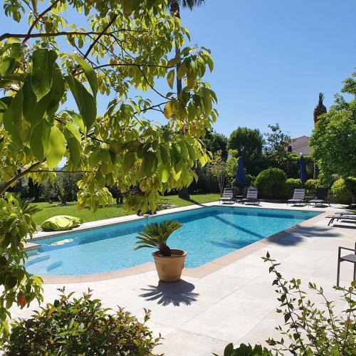 Le Plan-de-Grasse Bed & Breakfast | Le Domaine des Mûriers - charme, chic, calme en Provence Côte d'Azur