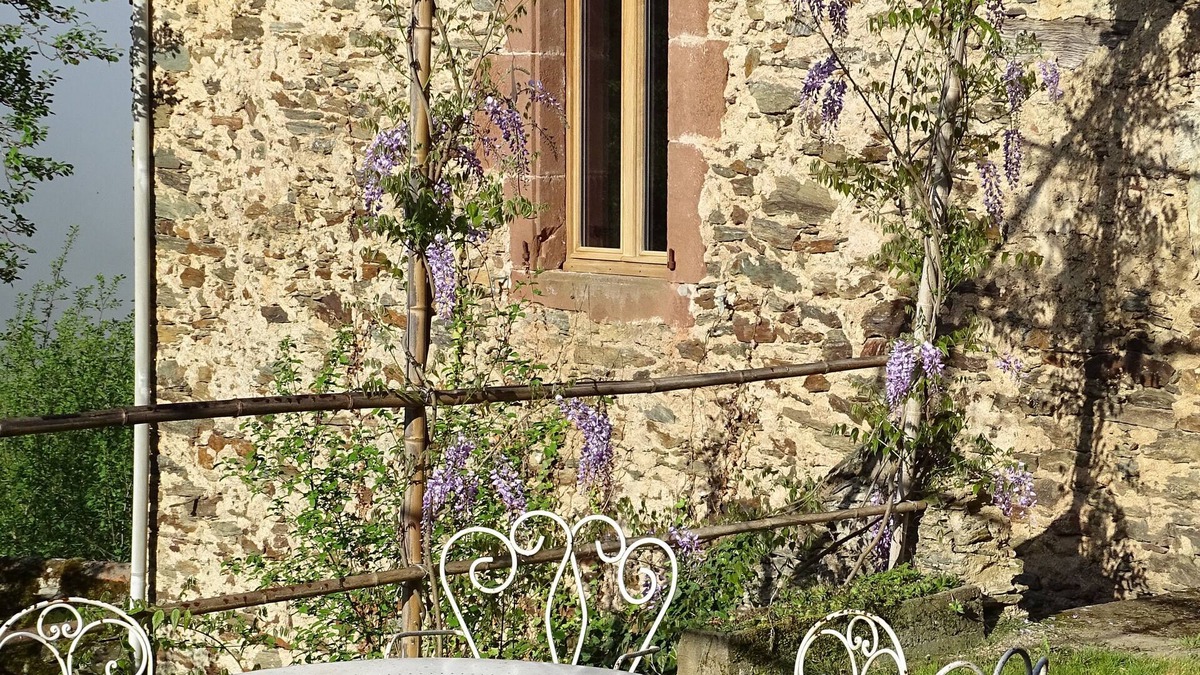 Conques-en-Rouergue House | Le Dormeur du Val - Gîte de Caractère Dans la Nature à Conques