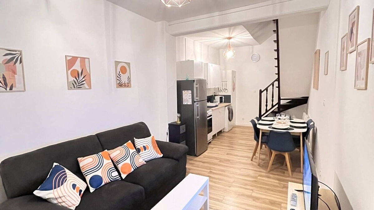 Calais Frethun House | Le Duplex 68m2 apartment close to shops, town center and beach